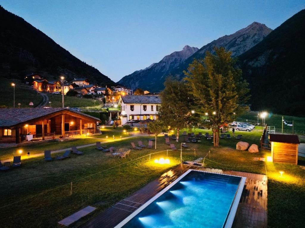 Hostellerie Le Lievre Amoureux Valpelline Exterior photo